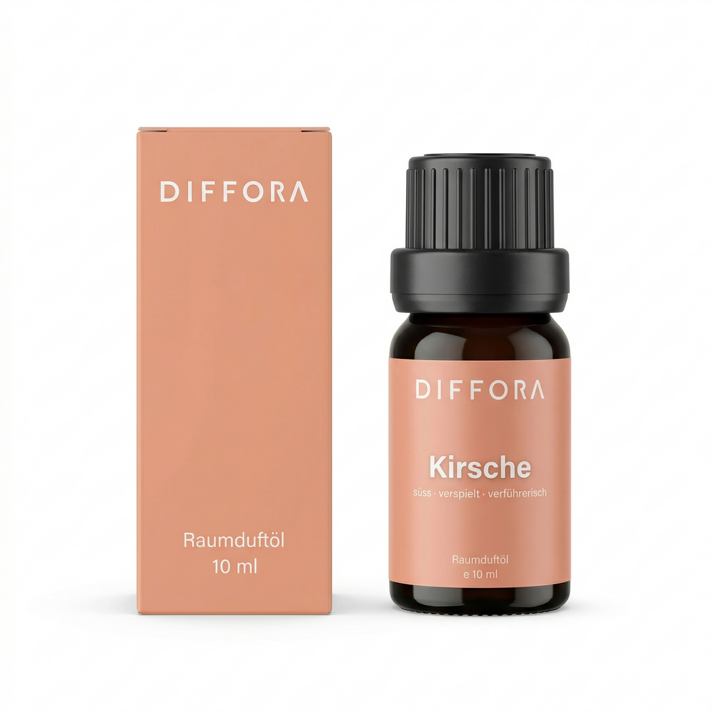Kirsche "Sweet Cherry" Raumduftöl in Flasche von ꓓꓲꓝꓝꓳꓣꓥ™ mit fruchtigem Duft, sichtbar in der Flasche auf weißem Hintergrund